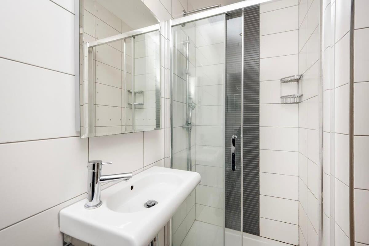 Charming Chelsea Studio Your Cozy Urban Retreat Londra Esterno foto