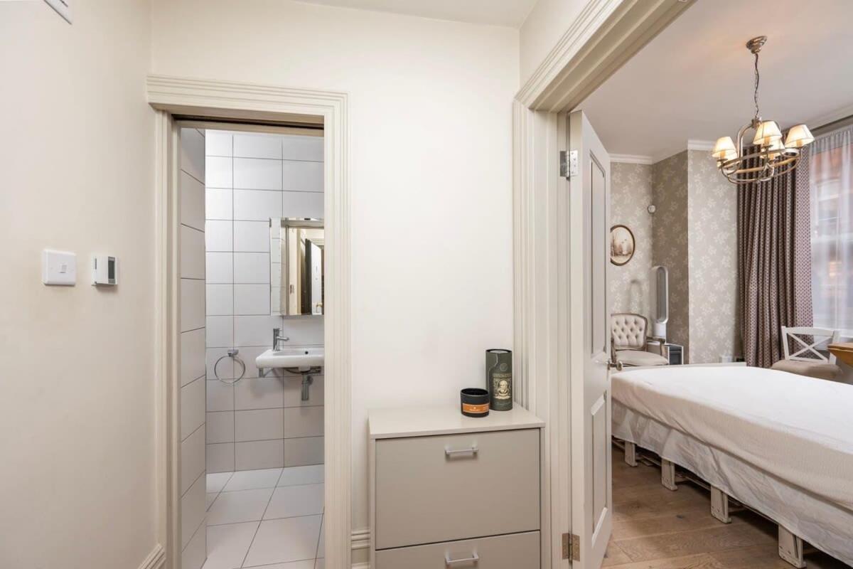 Charming Chelsea Studio Your Cozy Urban Retreat Londra Esterno foto